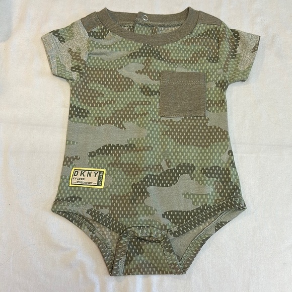 DKNY - NWOT - Baby Camo Onesie - Picture 1 of 4